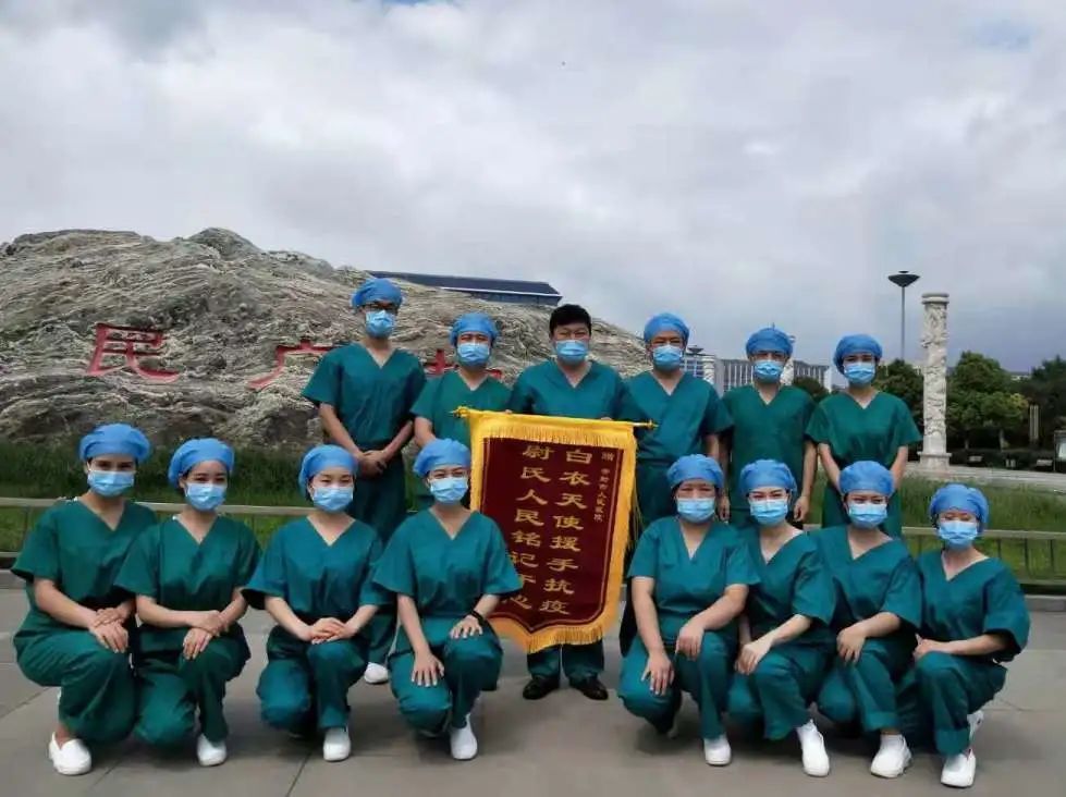 历史终将铭记这难忘的抗疫故事,在中国抗疫故事中汲取向上力量