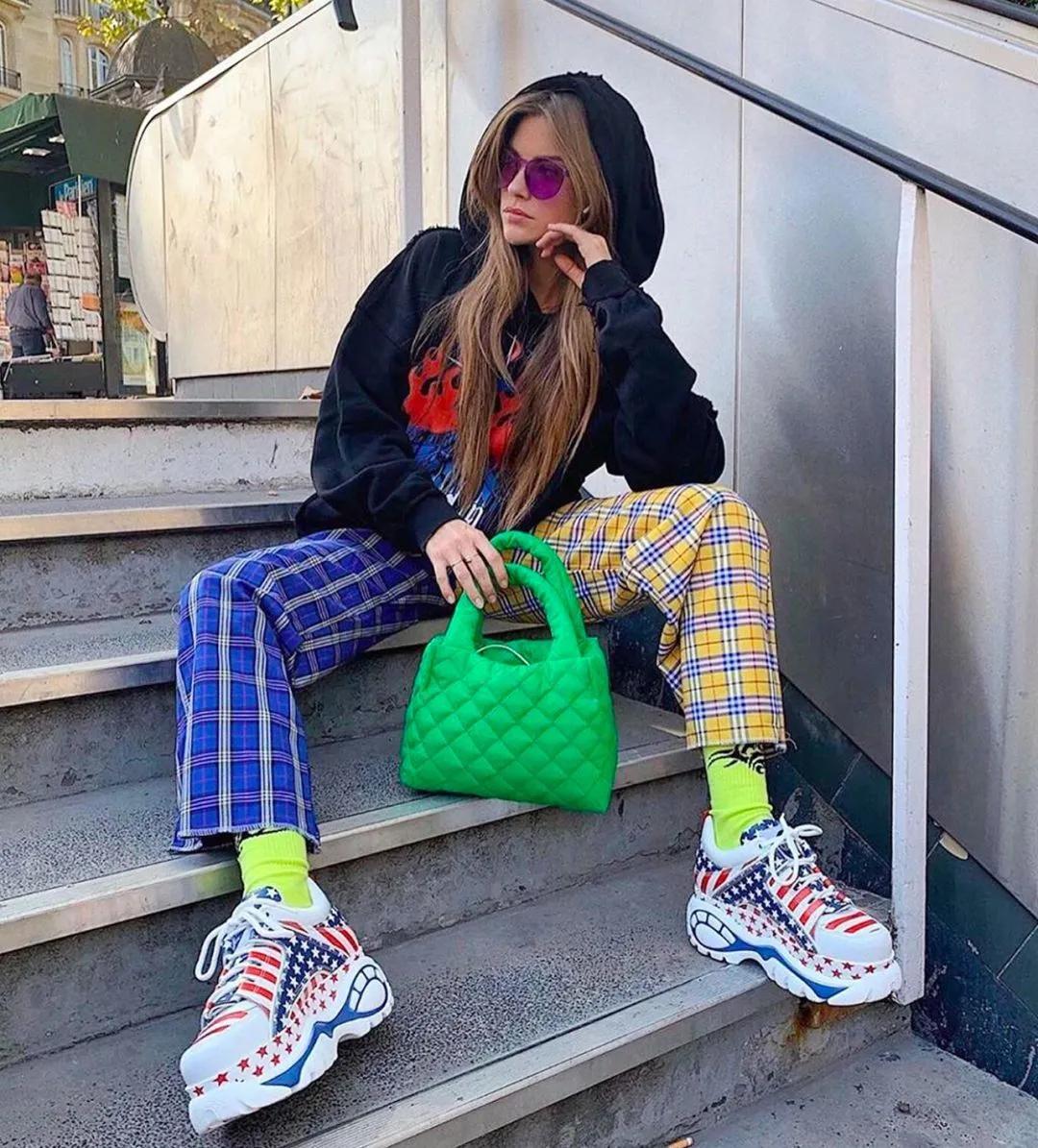 瀹嬪闇忓瓱缇庡矏鍚岀┛绱壊瑗胯,瀹嬪闇忓瓱缇庡矏绌挎惌