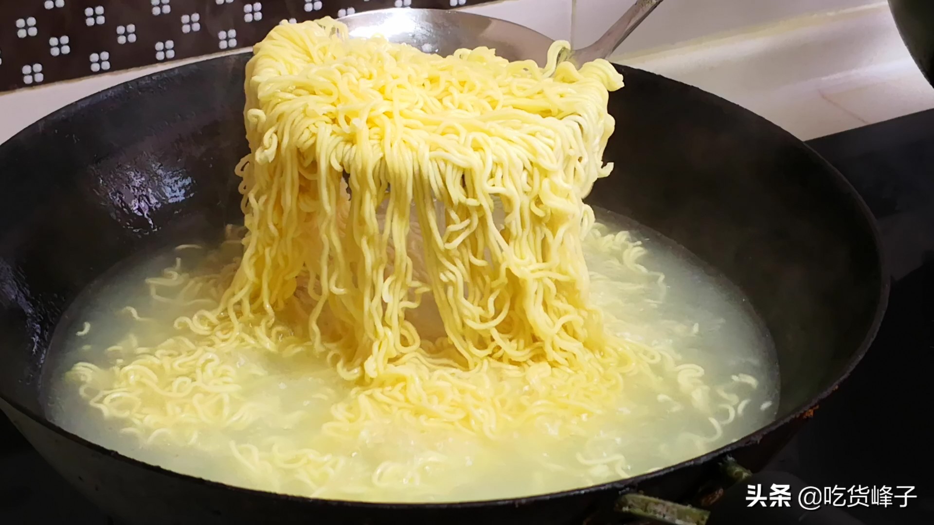 吃了方便面为什么很快会饿,吃了一年泡面现在看到泡面就想吐