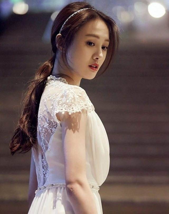 学生时代的女生一定要扎好马尾,有些女生扎马尾和不扎马尾