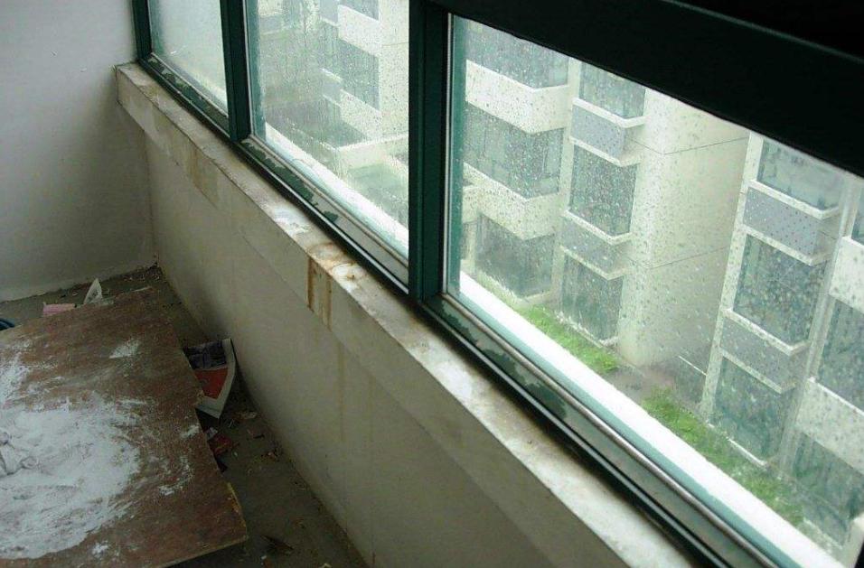 装修好的阳台漏水怎么补救,阳台养花漏水楼下怎么处理