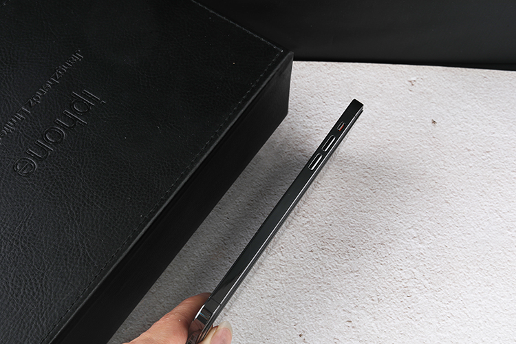 iphone11pro暗夜绿与香槟金,iphone11pro碳纤维测评