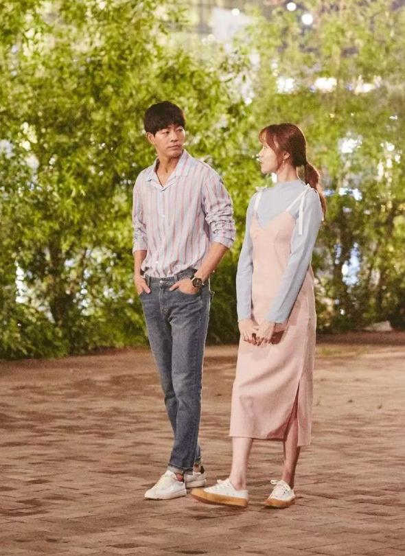 李圣经美丽凭实力,李圣经时尚美照