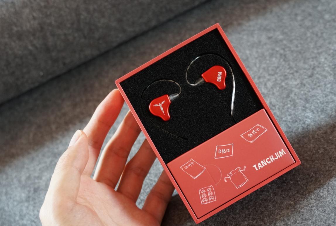 国产HIFI耳机个个都成精谈谈那个让烧友少女心爆棚的“地摊塞”