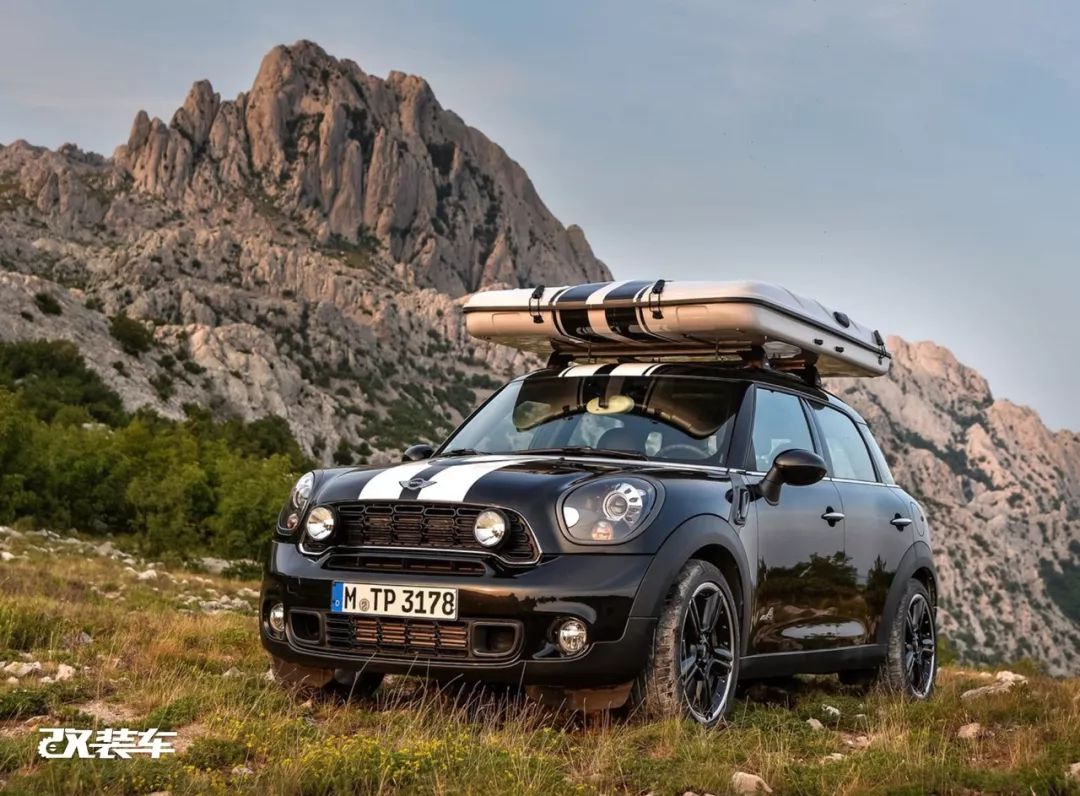 网友花费十几万，把MINI乡下人爆改成大脚怪