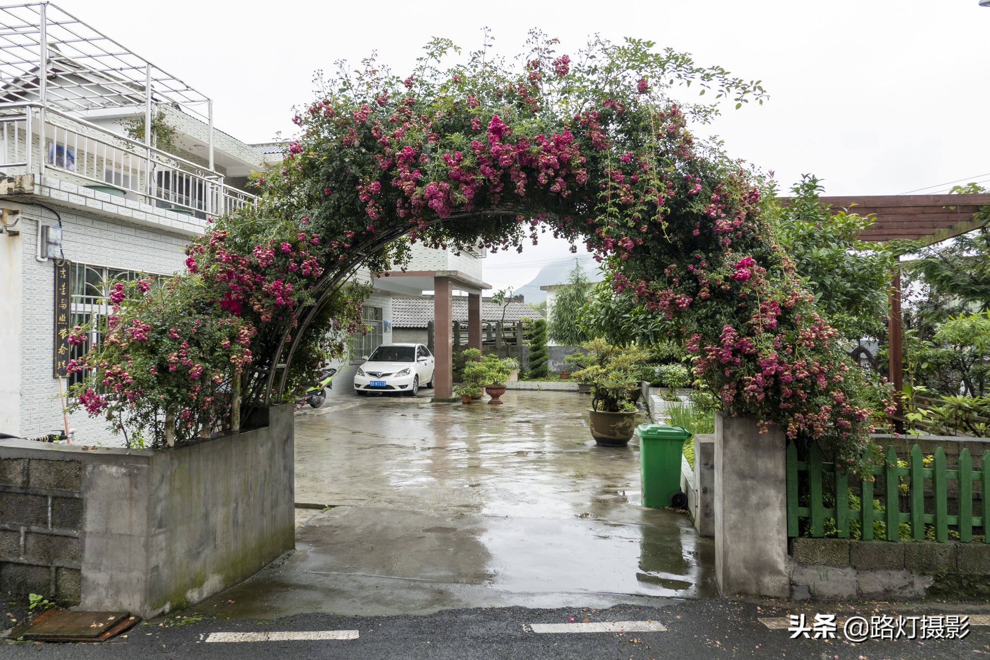 贵州地无三尺平下一句,贵州地无三尺平的介绍