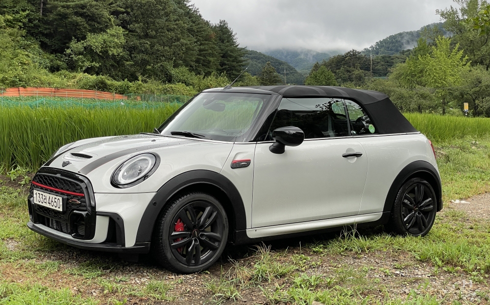 四款最具魅力的敞篷车推荐,最受欢迎的硬顶敞篷车有哪些