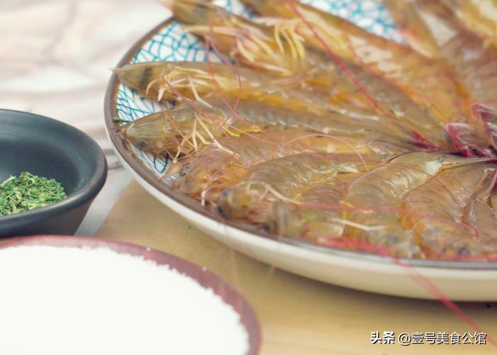 基围虾的家常做法爆炒不辣,基围虾新做法让你的餐桌更丰富