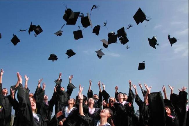 本科跟全日制本科有什么区别,全日制本科与函授本科的区别