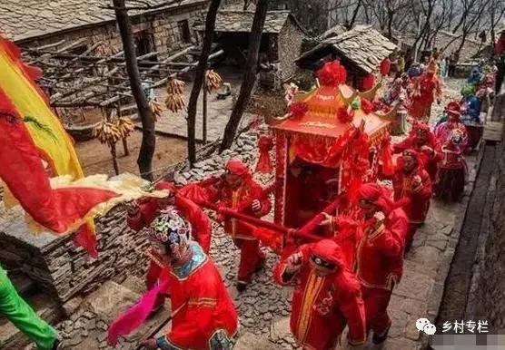 结婚当天新娘要搞卫生的习俗,新娘闹洞房风俗