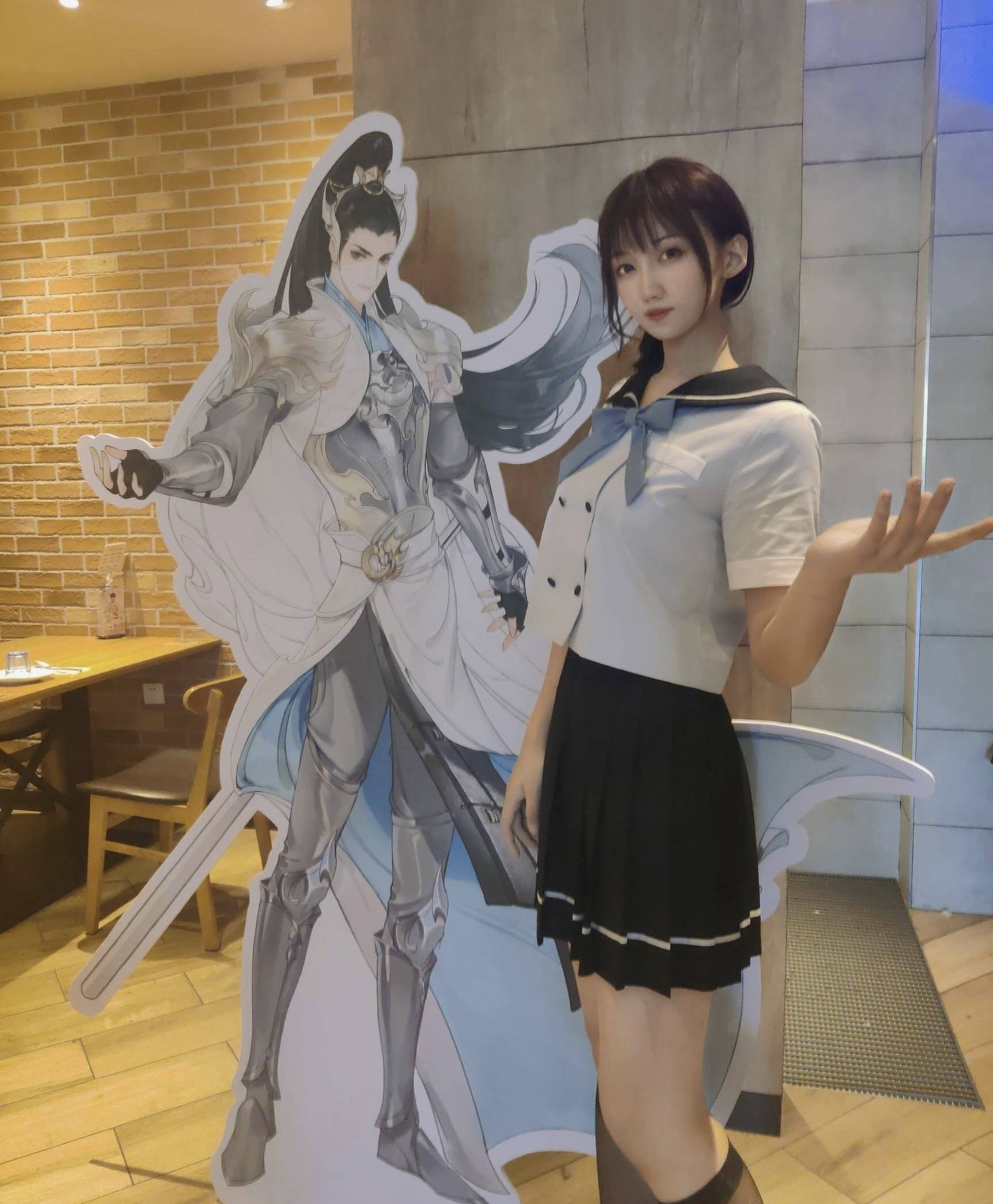 二次元招谁惹谁了？原神喊口号社死还不够，竟还要当众处刑身高