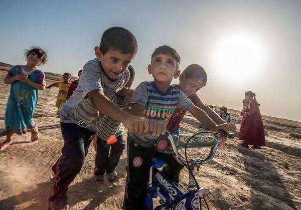 伊拉克足球英雄：生于*变政**，活于战争，死于病毒