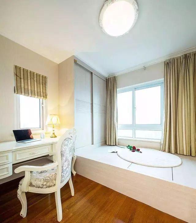 138平简欧风三居，现代式的优雅，进门后的时尚浪漫感