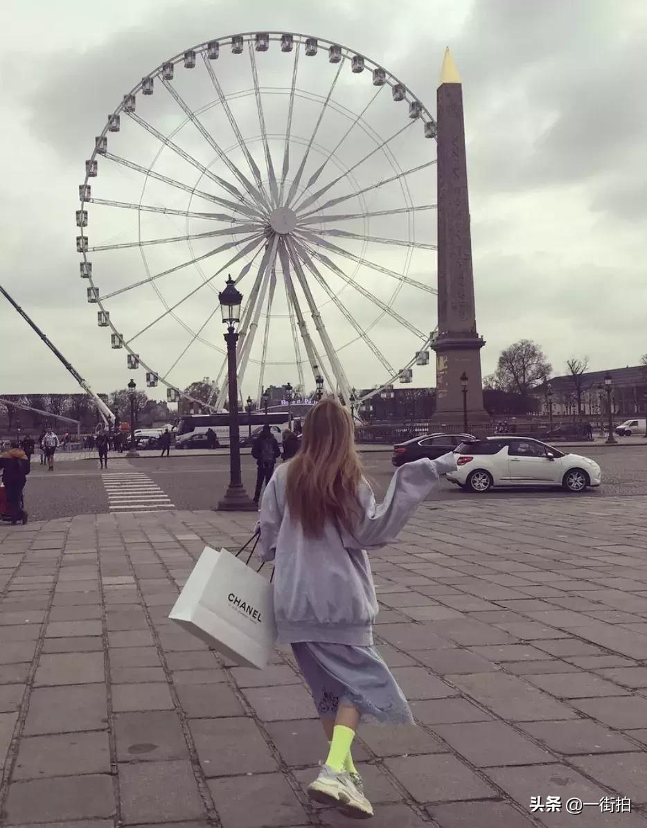 泫雅穿着粉色上衣走红,泫雅衣服ins