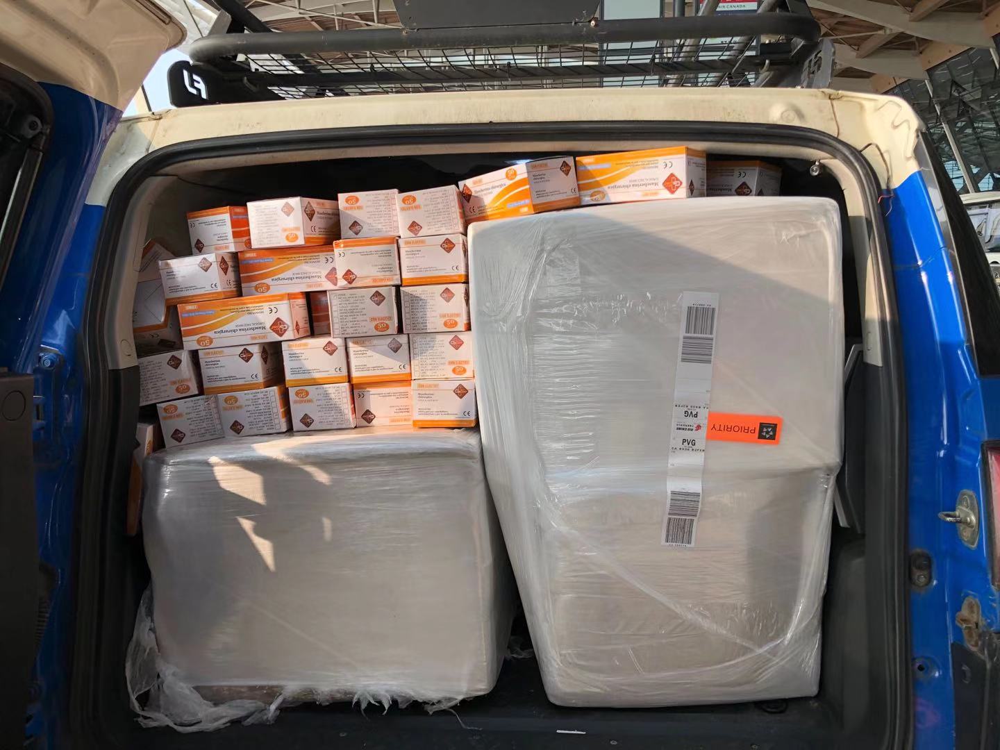 新婚夫妇口罩,杭州夫妻买7万只口罩