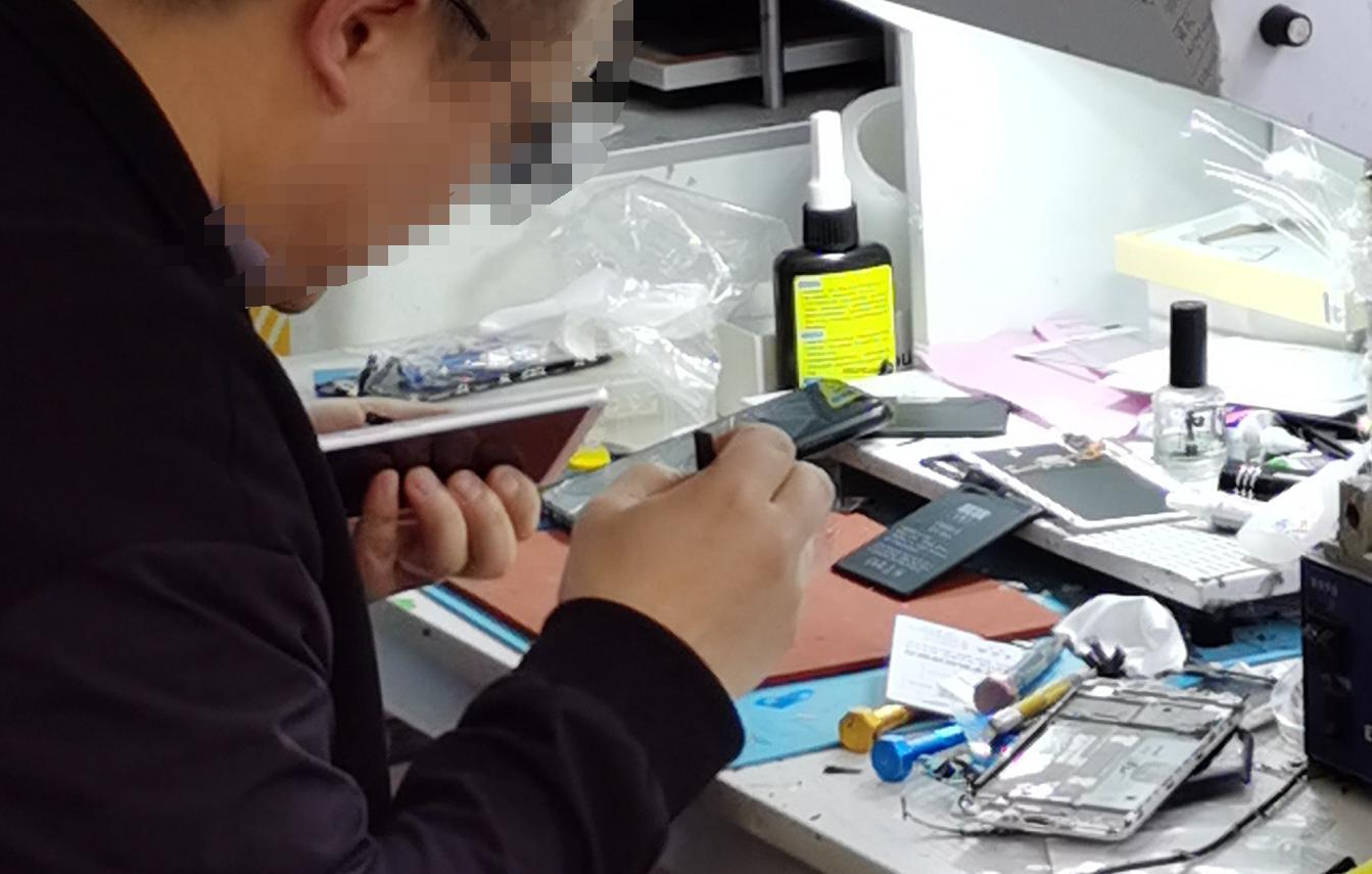 小米mix2s更换电池后没快充了,小米mix2s换电池后盖打不开