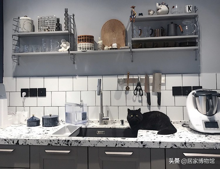 免打孔收纳神器到底好用吗,免打孔安装方便收纳整理不占空间