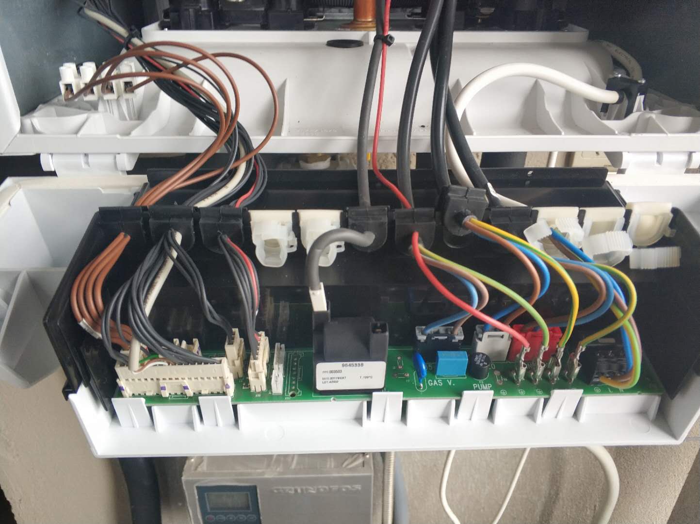 万家乐壁挂炉e7故障维修,壁挂炉电路拨码怎么设置