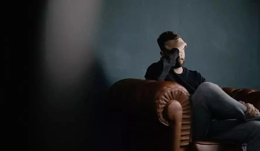 夏天热了头痛是什么原因,夏天一吹风就头痛怎么回事