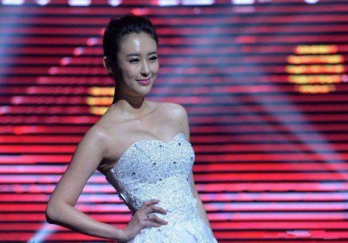 中国第一车模翟凌写真,车模翟凌现在怎么样了