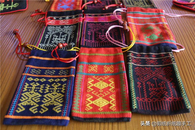 黎族传统纺织染绣技艺,黎族织锦指什么