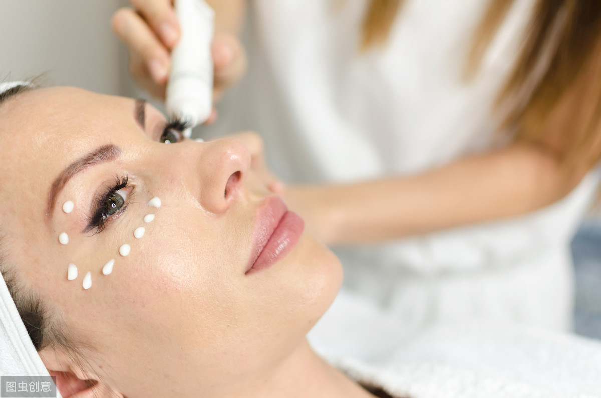 女士眼袋大怎么消除最有效,眼袋太重怎么消除女孩子