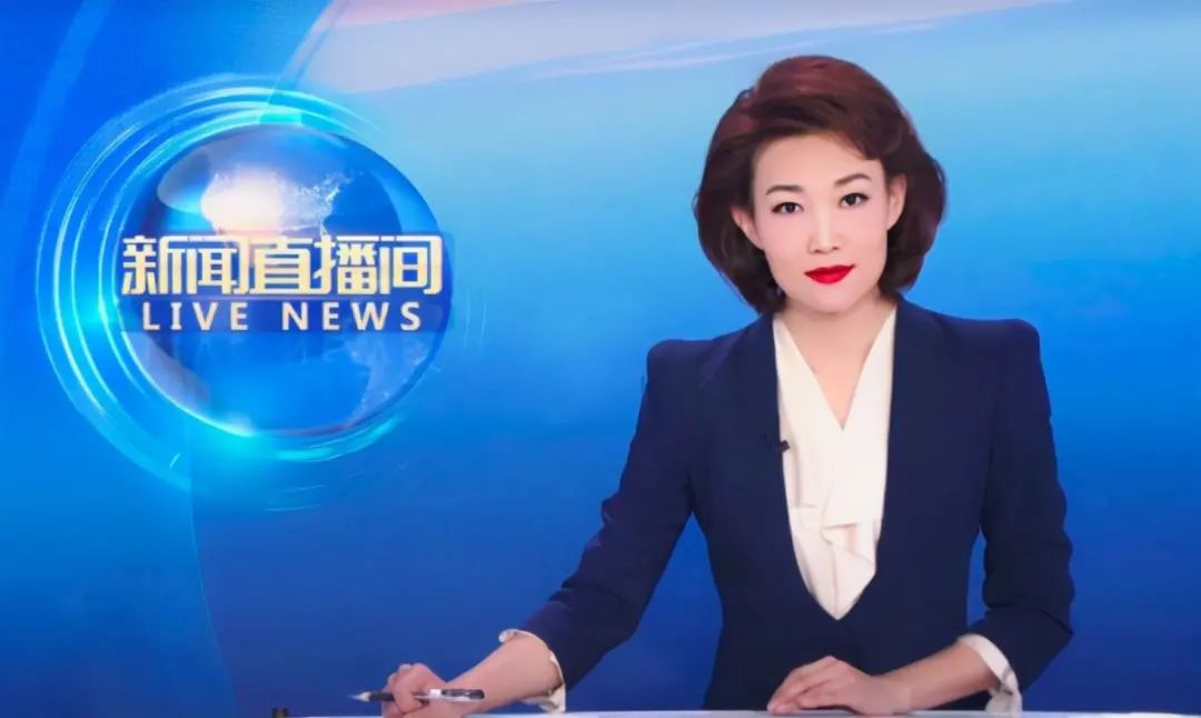 “*款贷**上班”20年，44岁仍单身，低头念稿又嘴瓢的她却收获全网好评