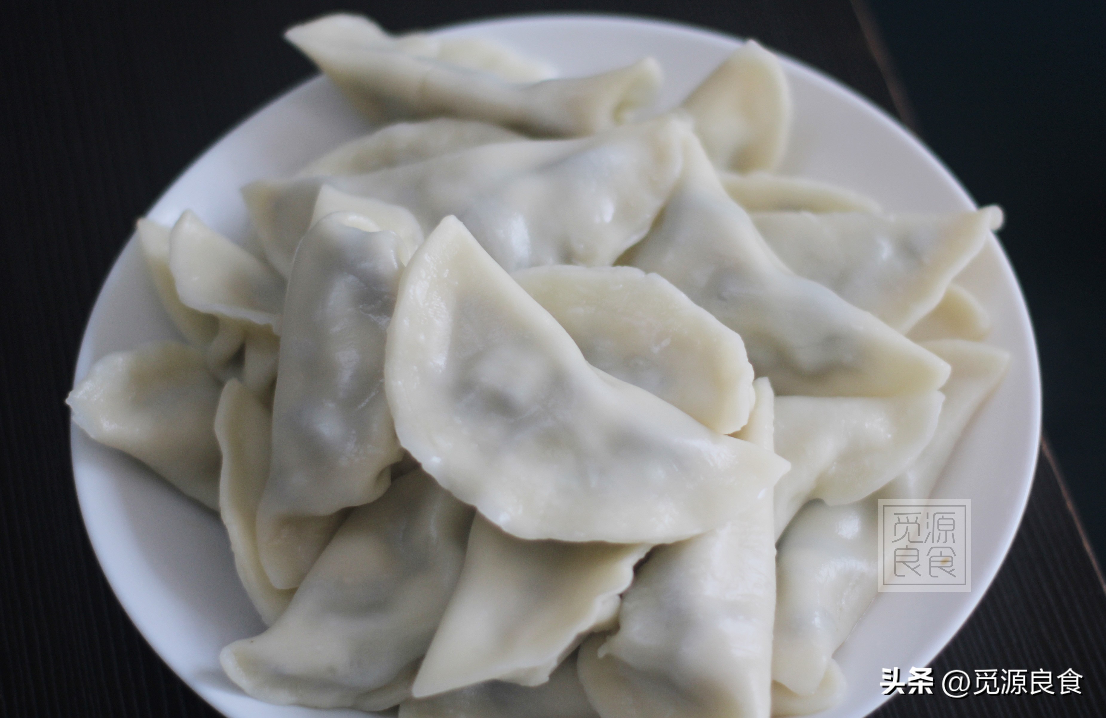 茄子韭菜鸡蛋饺子素馅的正宗做法,茄子丝瓜韭菜鸡蛋馅饺子