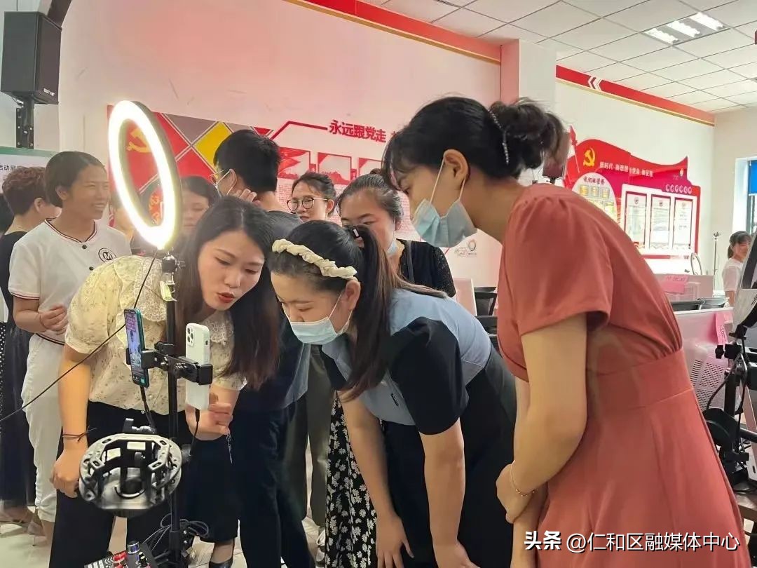 丰收时节采摘忙葡萄飘香迎客来,丰收的季节硕果累累芒果飘香