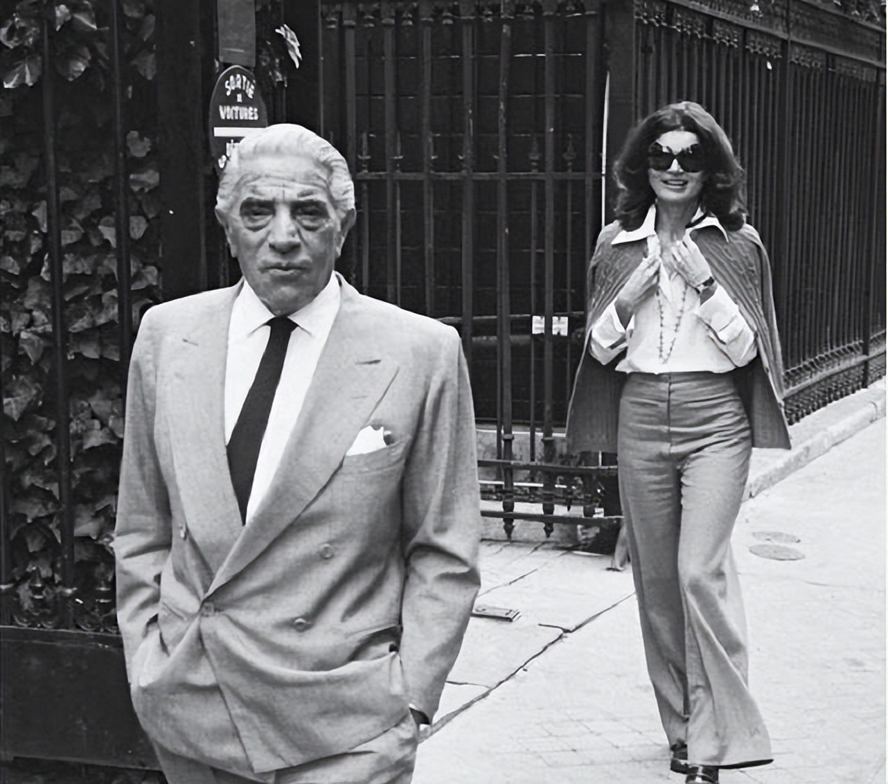 肯尼迪被杀后谁接任总统,肯尼迪总统被杀案解密