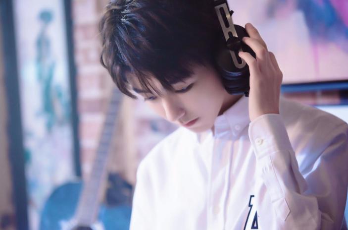 王俊凯华表奖人缘,王俊凯娱乐圈人缘