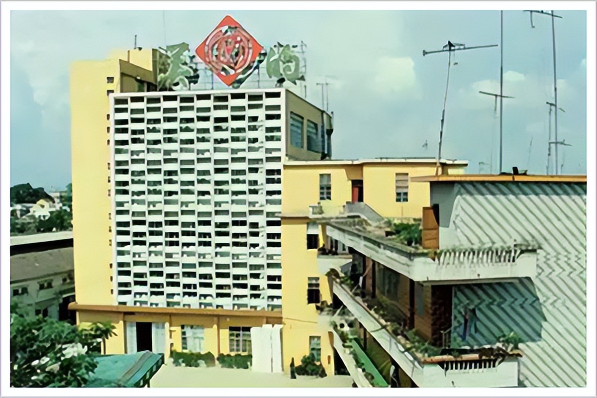 刚刚,他一把捐出30亿,面都不露下