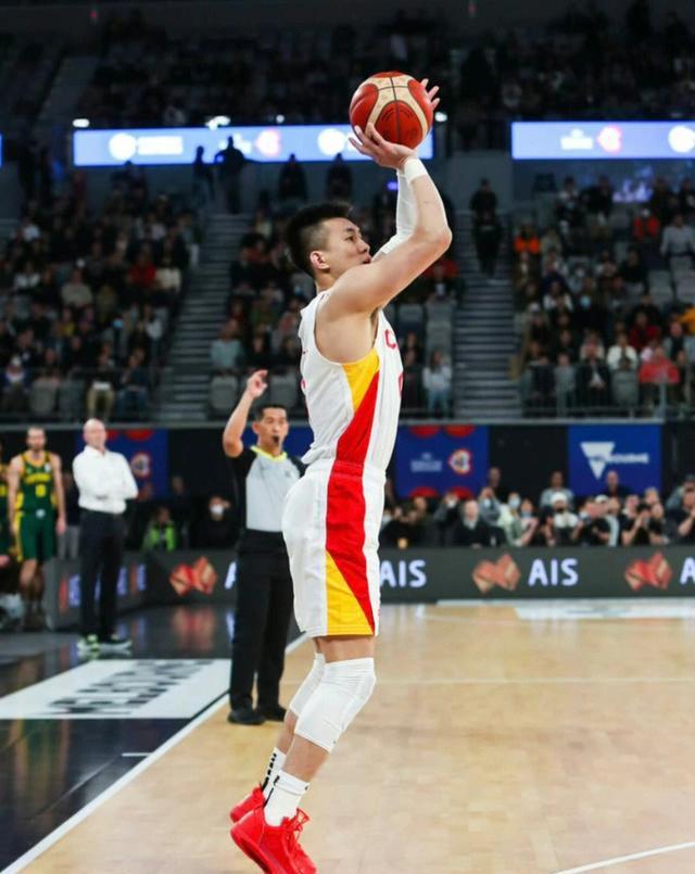 郭艾伦潘玮柏篮球,邓超郭艾伦完整视频