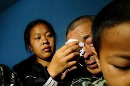 亲生母亲抛弃女儿20年后上门认亲,24年后亲生父母来认亲