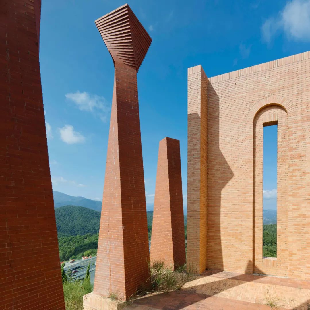 巨星陨落|西班牙著名建筑大师里卡多·波菲逝世