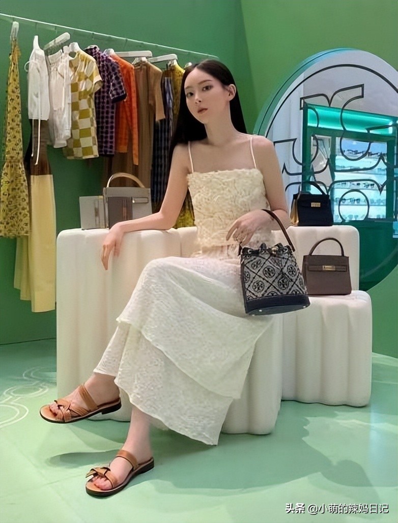 夏天穿裙子千万不要搭配什么鞋子,夏天穿裙子必须得穿的鞋子穿搭