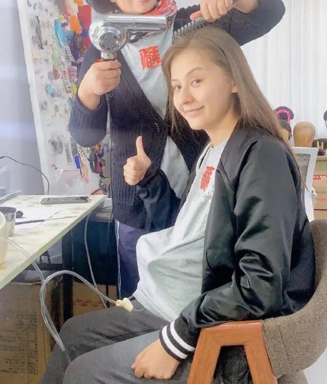 热扎依获奖感言,让职场妈妈狠狠共鸣了