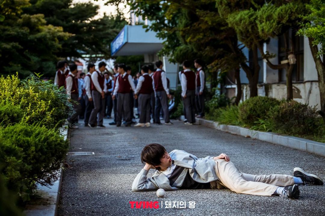 这未成年丑闻，怎么就封杀不掉？