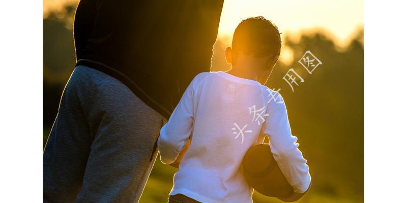 婆婆帮小姑子带孩子住我们家,婆婆带孙子照顾瘫痪老人