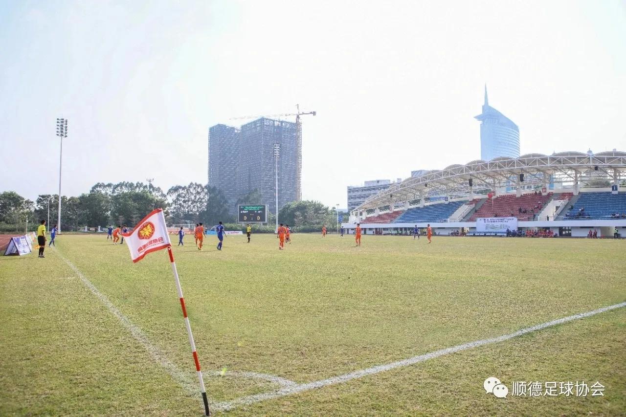 中国男足队勇夺亚洲杯,中国男足夺得首胜