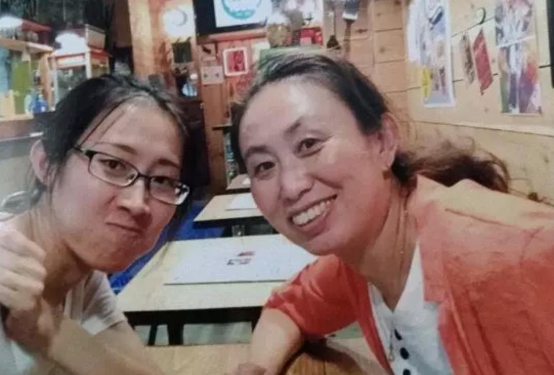 江歌妈妈活成一根刺,江歌妈妈一开始的样子