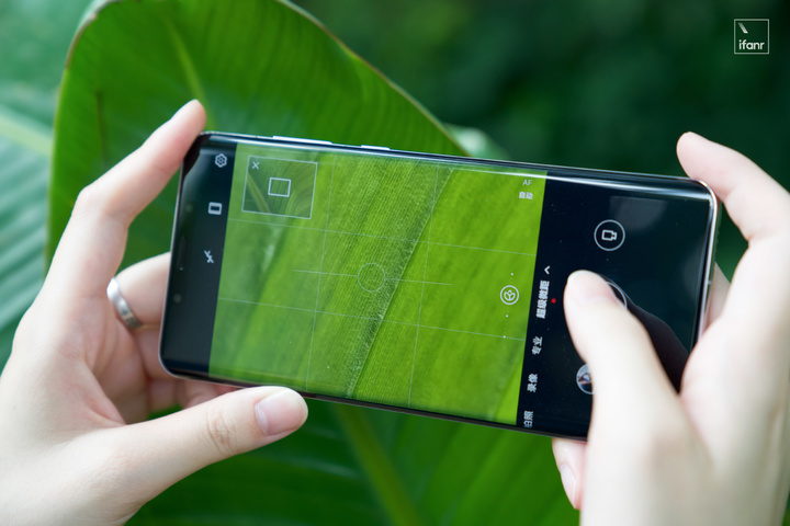 华为Mate50RS保时捷设计体验：生而峥嵘的「少数产品」