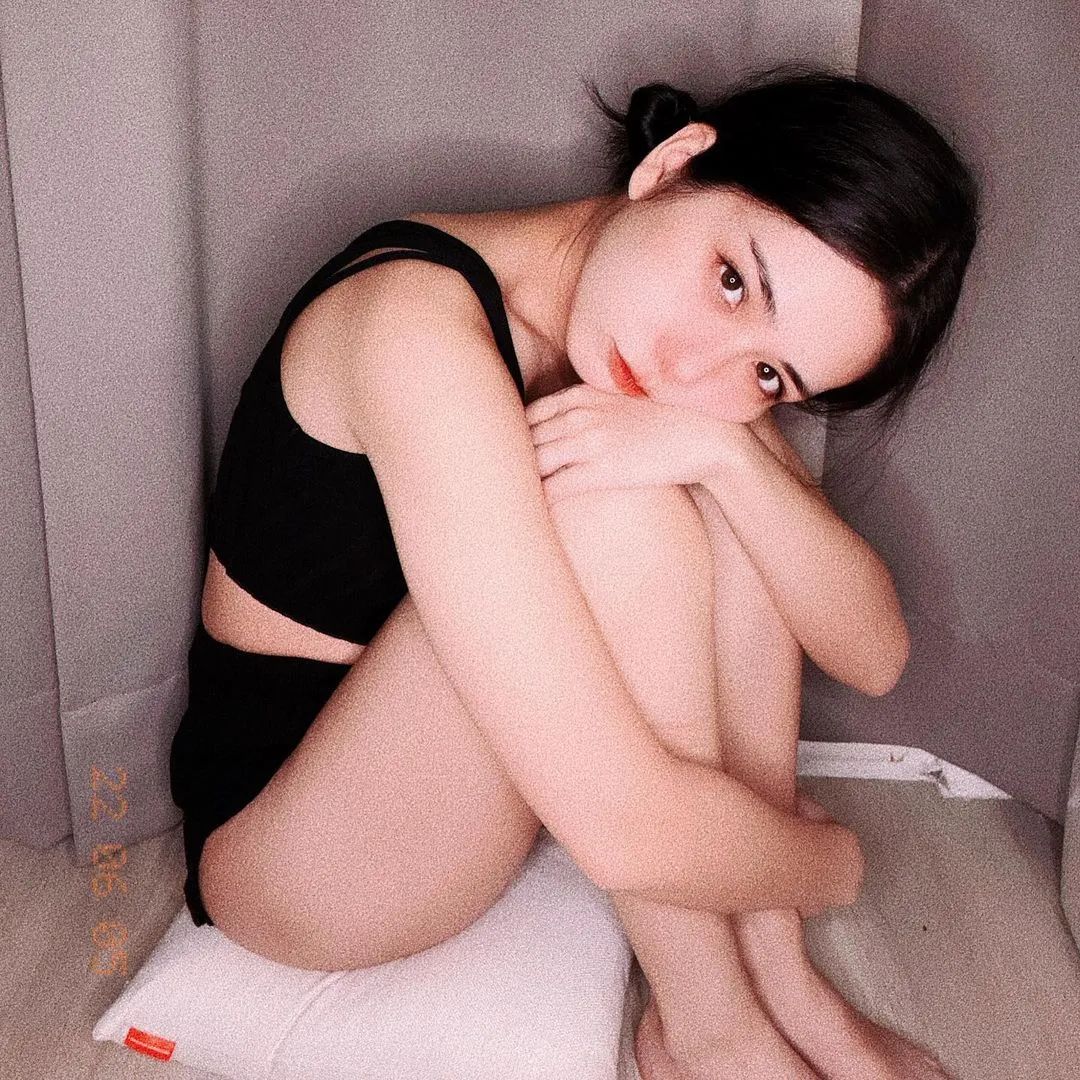 mina美照ins,mina超可爱