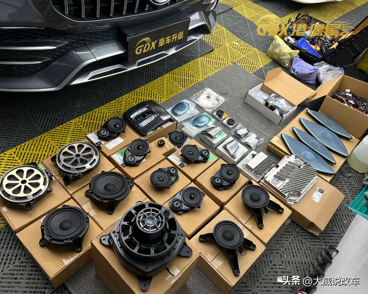 奔驰gle53s音响改装,奔驰gle53的音响效果