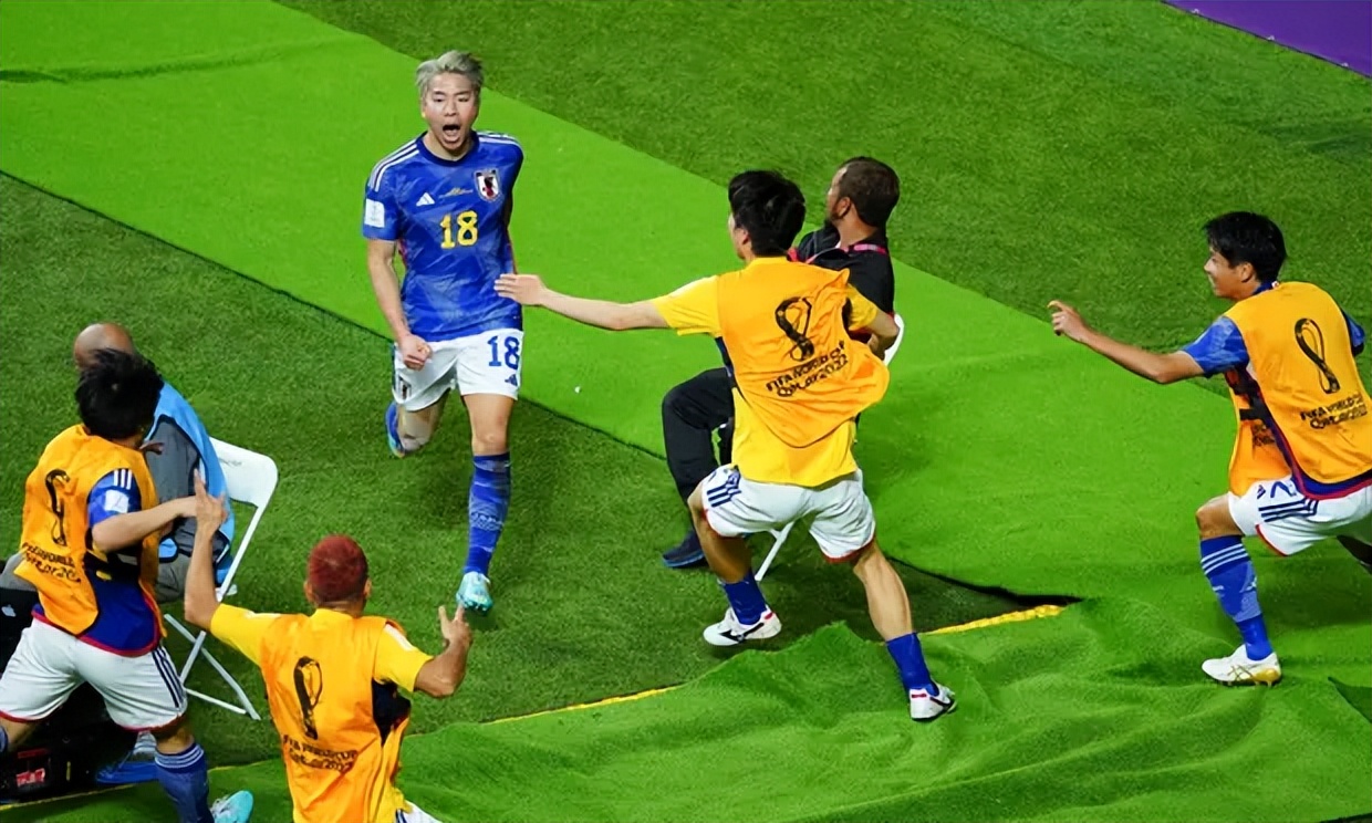 亚洲足球大冷门0-2沙特被掀翻,足球亚洲杯预选赛沙特对日本