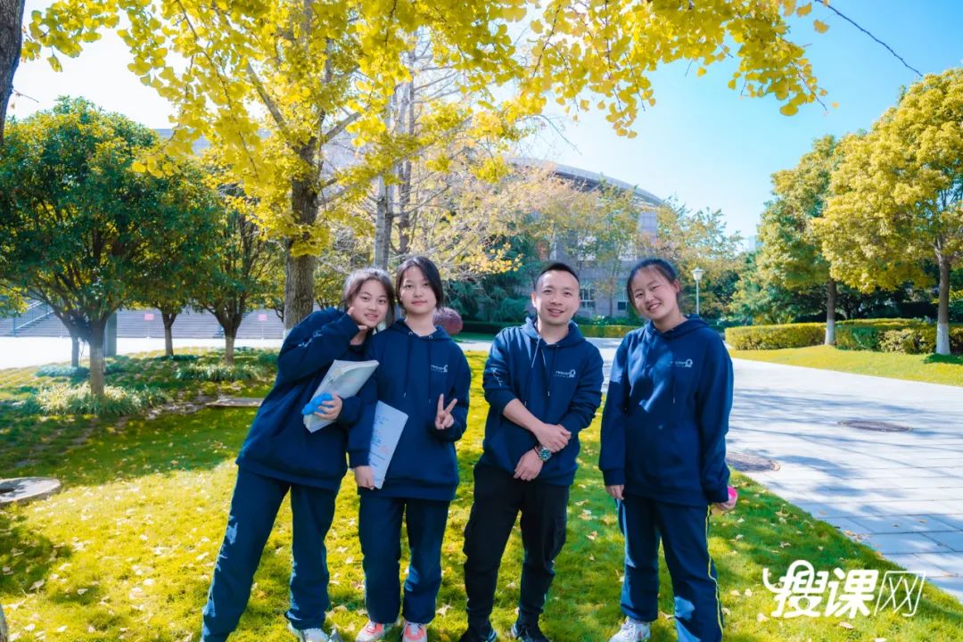 秋季限定|昆明九所学校，送你诗意校园里的一抹金