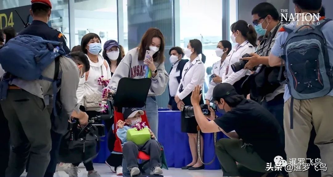 中国旅行团陆续抵达泰国，旅行社全面恢复运营，海关明确检查政策