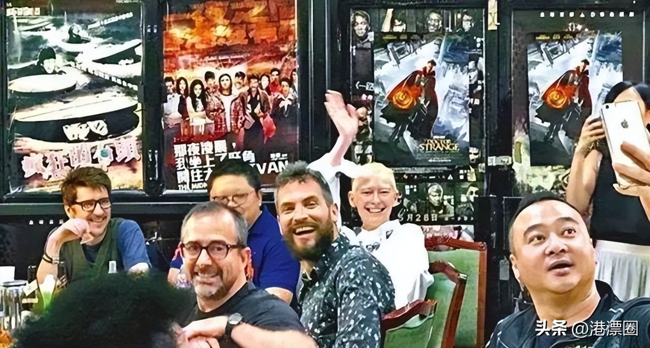 一家店铺宣布关门整条街,一家店突然停业了