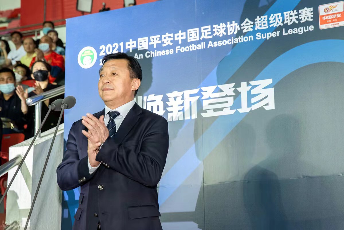 太意外！三位足球媒体人互撕，或揪出幕后大鱼，李铁案或提前收网