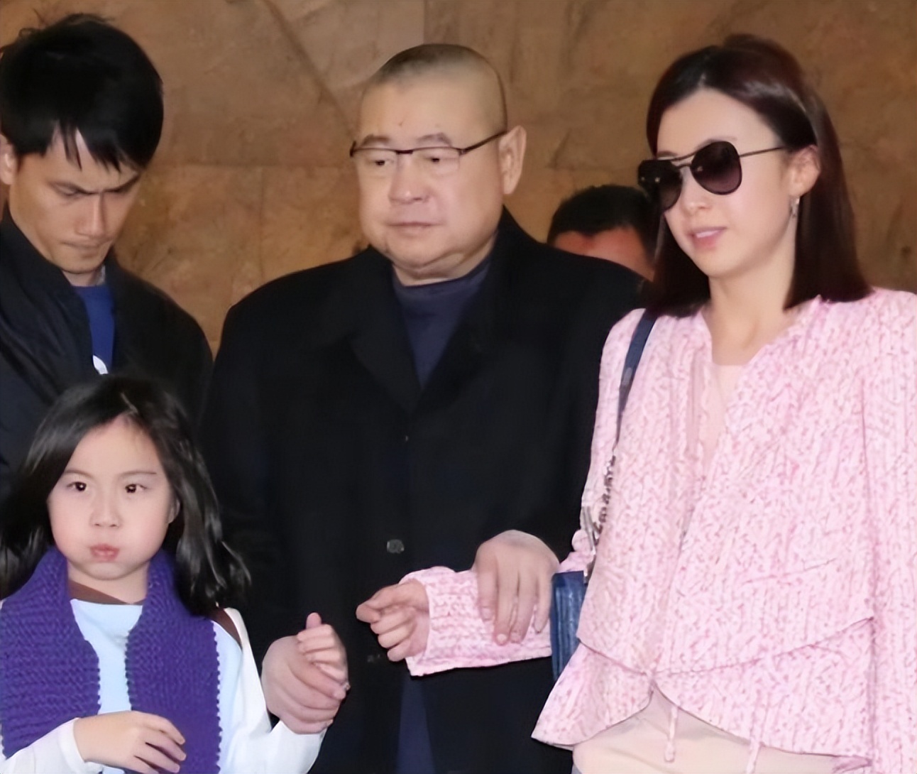 太会投胎了！全球超有钱的4个小孩，3位来自王室，1位来自中国